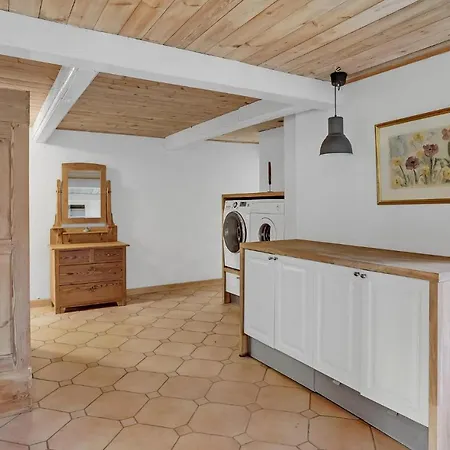 8 Bedroom Beautiful In Vakantiehuis *