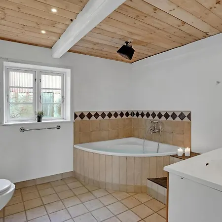 8 Bedroom Beautiful In Vakantiehuis *