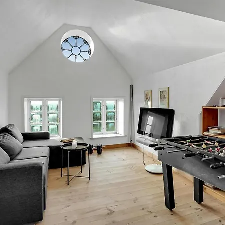 8 Bedroom Beautiful In Vakantiehuis