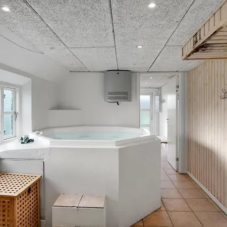 8 Bedroom Beautiful In * Højer